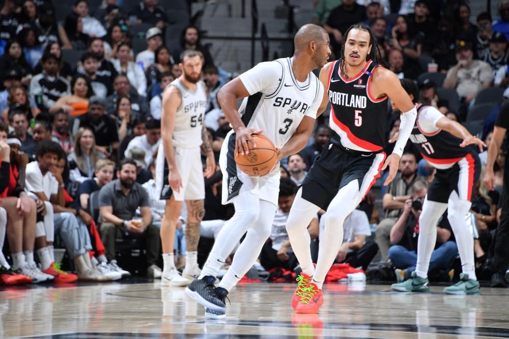 努贝尔在摩 努贝尔在摩