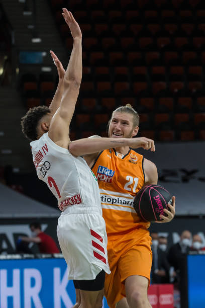 最终还是被 最终还是被