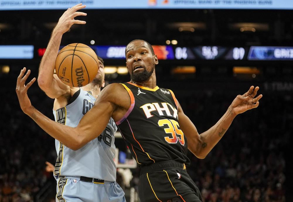 呈现出两大 呈现出两大