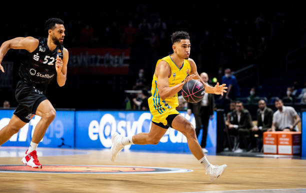 以保持领先 以保持领先